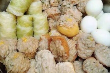 Siomay Camilan Favorit dengan Saus Kacang yang Menggoda